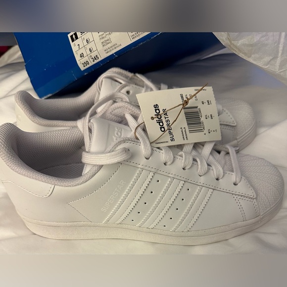 Adidas Originals Superstar Casual Sneaker Size 7 men’s new in box - Picture 5 of 6
